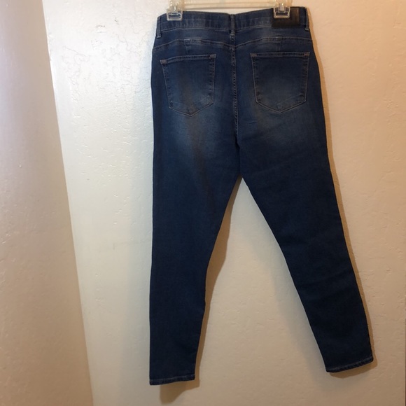 NWT DKNY High Rise  Shaping Skinny Jeans Size 10. - Picture 5 of 10